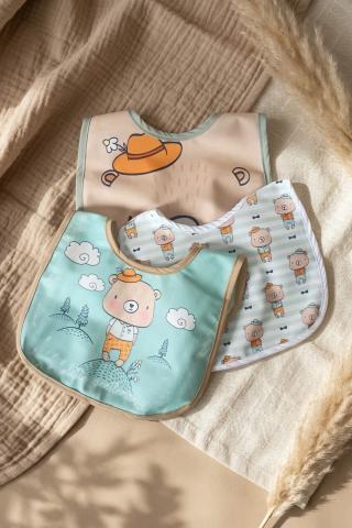Little Gentleman Serisi 3'lü Lüks Pamuklu Bebek Mama Önlüğü - Mint Yeşili Ve Bej Ayıcık Desenli Sıvı Geçirmez Ayarlanabilir Çıtçıtlı Set 0-12 Ay