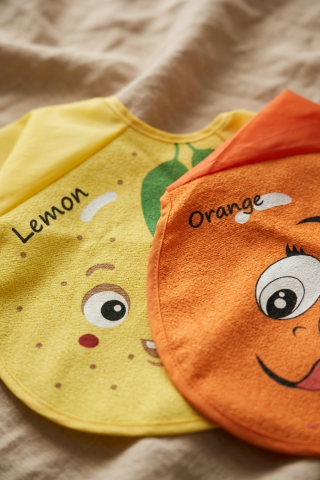 Sıvı Geçirmez Uzun Kollu Bebek Mama Önlüğü - 2'li Set 6-24 Ay Limon Ve Portakal Desenli Blw Uyumlu Yemek Önlüğü